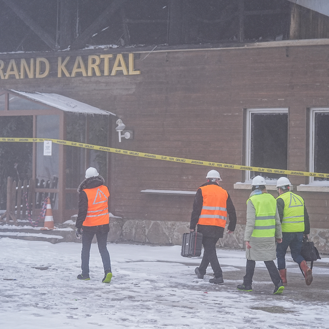 Kartalkaya'daki yangına ilişkin görevlendirilen bilirkişi heyeti, oteldeki...