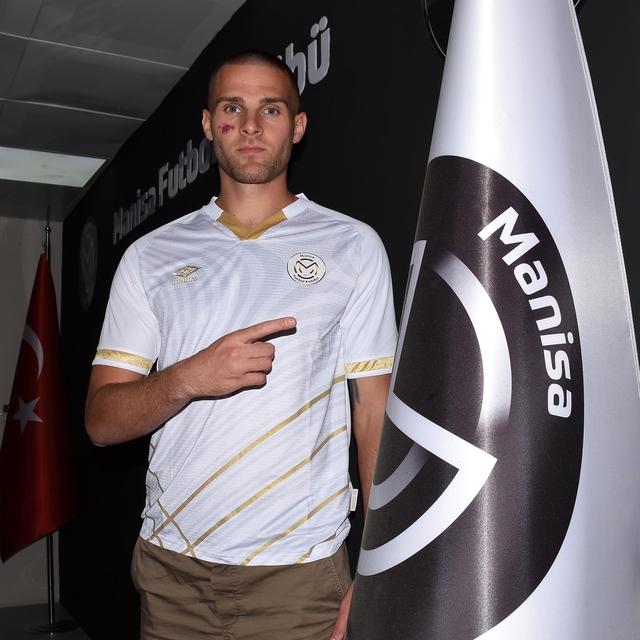 Manisa FK Dino Arslanagic'le imzaladı