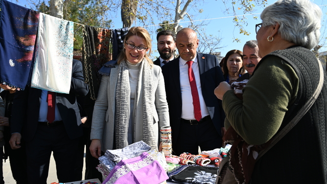 CHP Kadın Kolları Genel Başkanı Kaya, Osmaniye'de üretici kadınları ziyaret etti