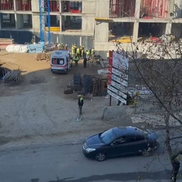 Çalıştığı inşaatın 2'nci katından düşen işçi, ağır yaralandı