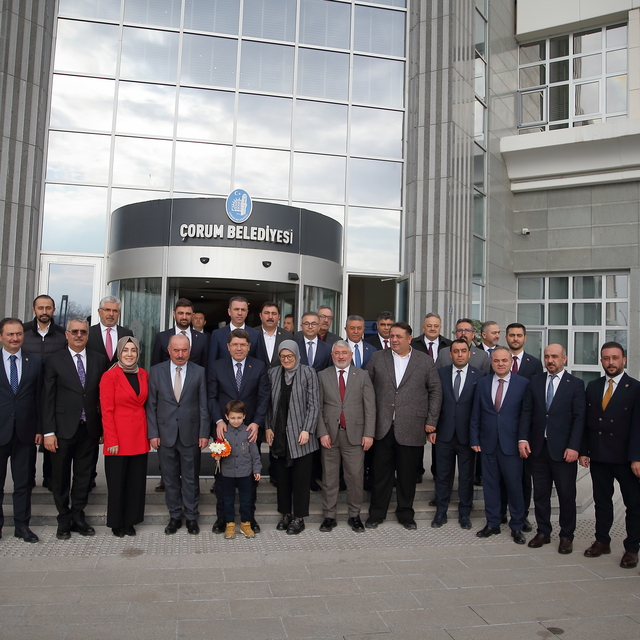 Adalet Bakanı Tunç, Çorum Belediyesini ziyaret etti: