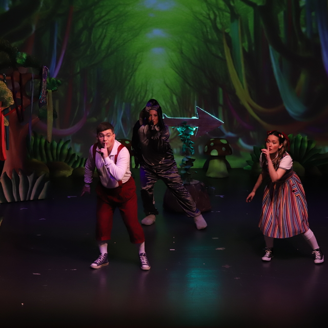 SAMDOB "Okulumuz Orman" oyununu sahneledi