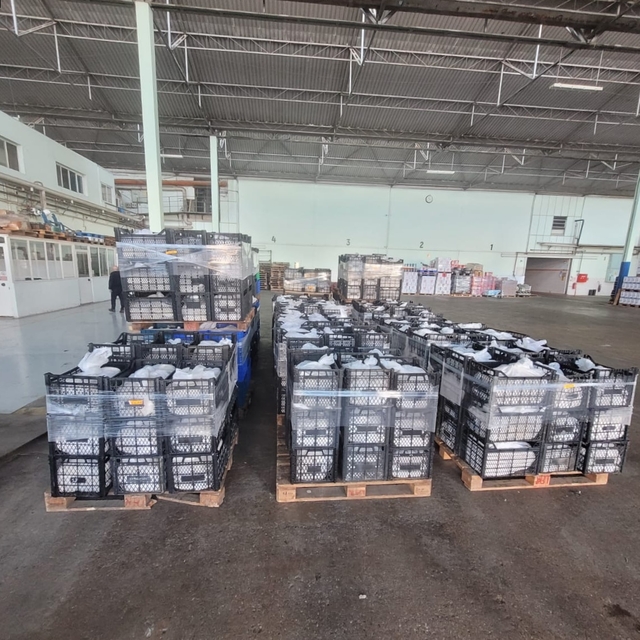 İzmir'de tüketime uygunsuz ürünleri bulunan 28 firmaya 2,3 milyon lira ceza