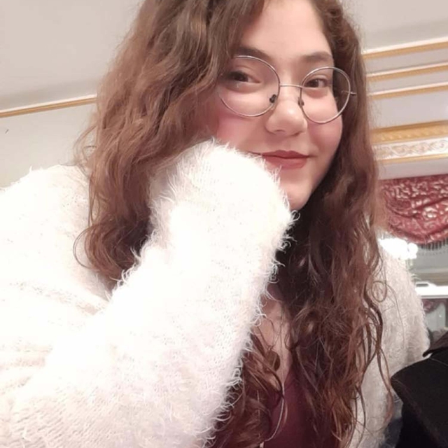 Otomobil ağaca çarptı: 2 ölü, 1 yaralı