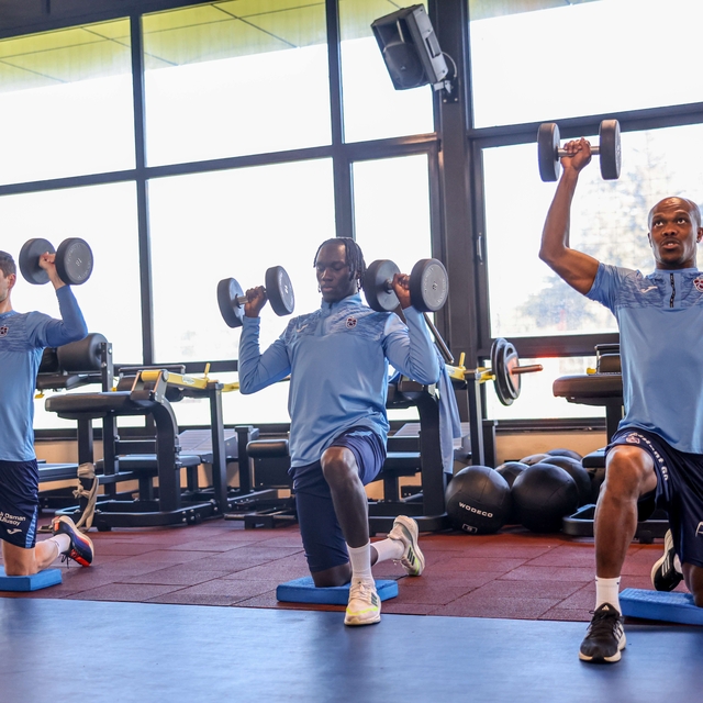 Trabzonspor, Kayserispor maçı hazırlıklarını çift antrenmanla sürdürdü