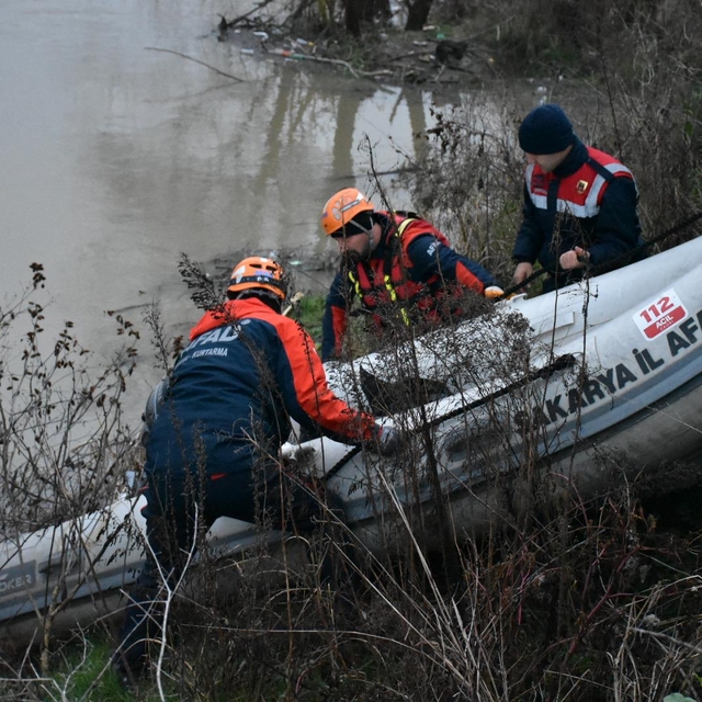 Sakarya Nehri'nde erkek cesedi bulundu
