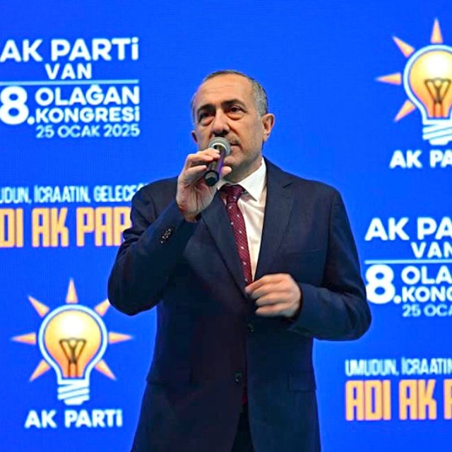 AK Parti Van İl Başkanlığına Abdulahat Arvas seçildi