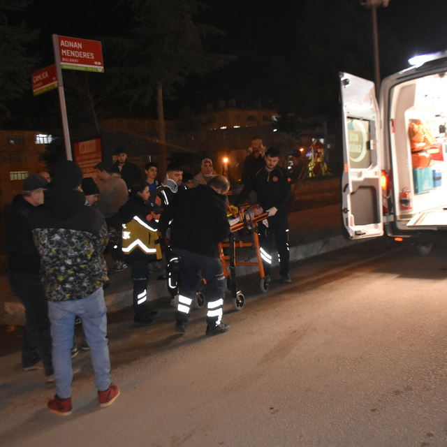 Boyabat'ta otomobille çarpışan motosikletin sürücüsü yaralandı