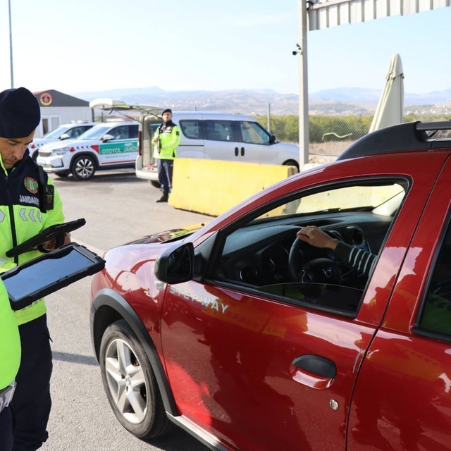 Mersin'de bu ay 597 araç trafikten men edildi