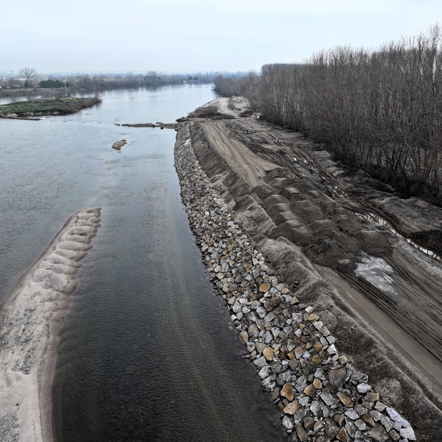 Meriç Nehri'nin seddeleri taşkınlara karşı güçlendiriliyor