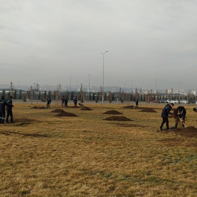 Kayseri Recep Tayyip Erdoğan Millet Bahçesi'nde bahar hazırlıklarına başlan...