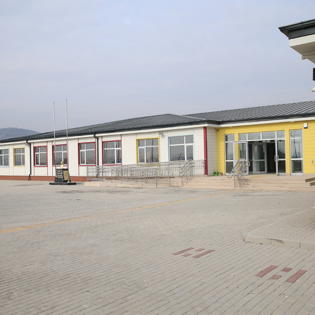 Depremlerde eğitim altyapısı zarar gören Türkoğlu'ndaki iki okul daha eğiti...