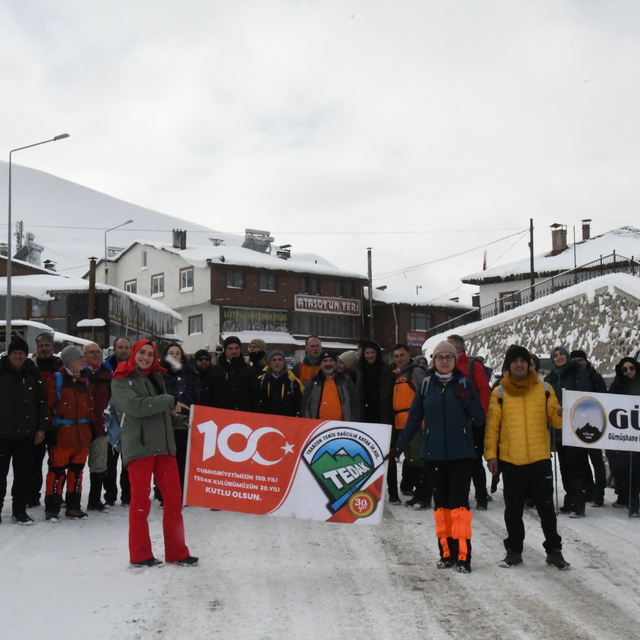 Zigana Dağı'nda 16 yıl önceki çığda hayatını kaybeden 10 dağcı anıldı