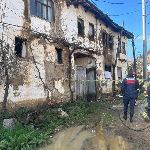 Bursa'da evde çıkan yangında 86 yaşındaki yaşlı adam öldü