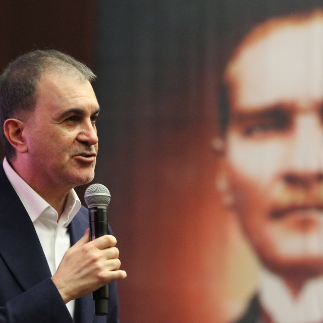 AK Parti Sözcüsü Çelik, Adana'da partisinin kadın kolları kongresinde konuş...