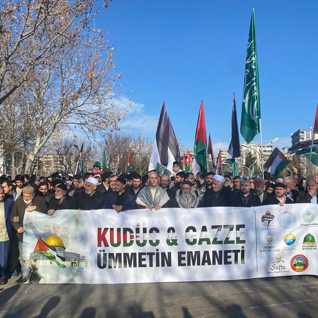 Diyarbakır'da "Dünya Kudüs Haftası" dolayısıyla yürüyüş düzenlendi