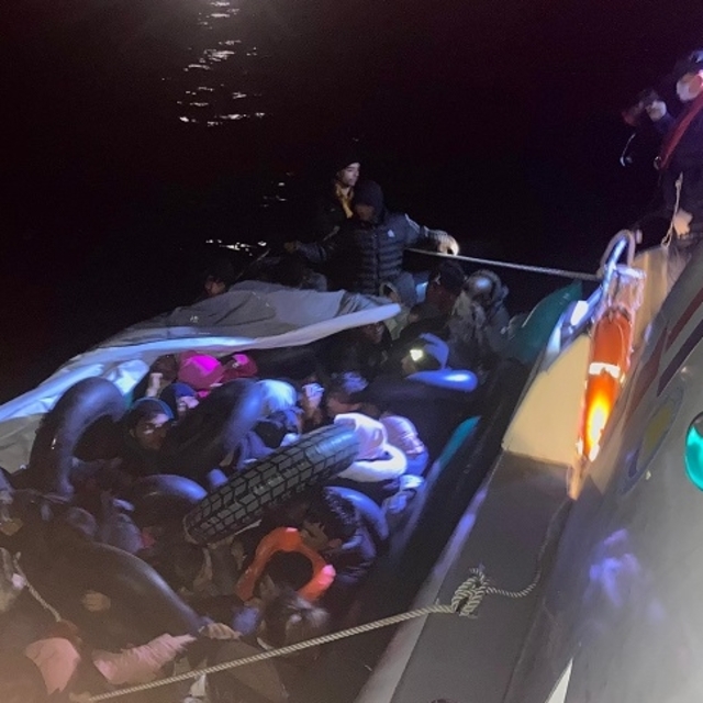 İzmir'de 41 düzensiz göçmen yakalandı