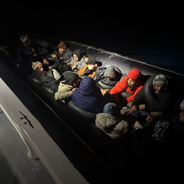 Muğla açıklarında 21 düzensiz göçmen yakalandı