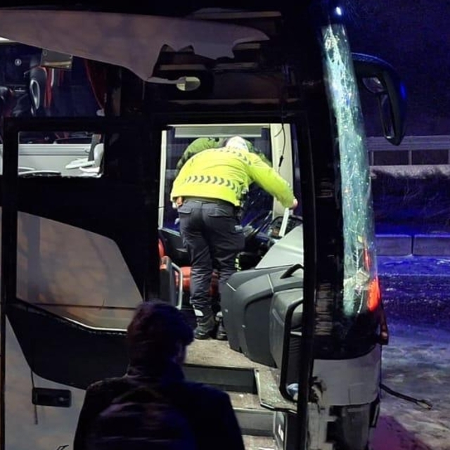 Gümüşhane'de yolcu otobüsü kazasında 11 kişi yaralandı