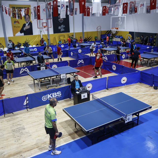 Mersin'de "4. Masa Tenisi Veteran Turnuvası" sona erdi