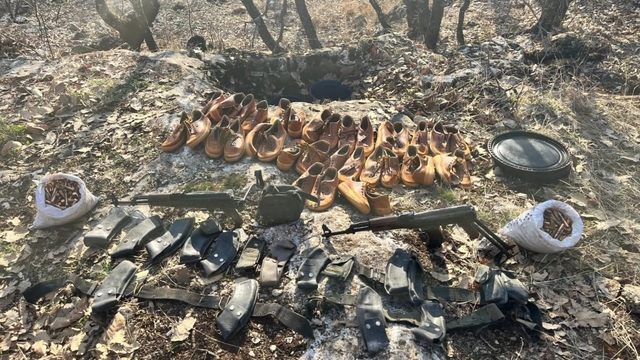 Diyarbakır'da PKK'lı teröristlere ait toprağa gömülü silah ve mühimmat ele geçirildi