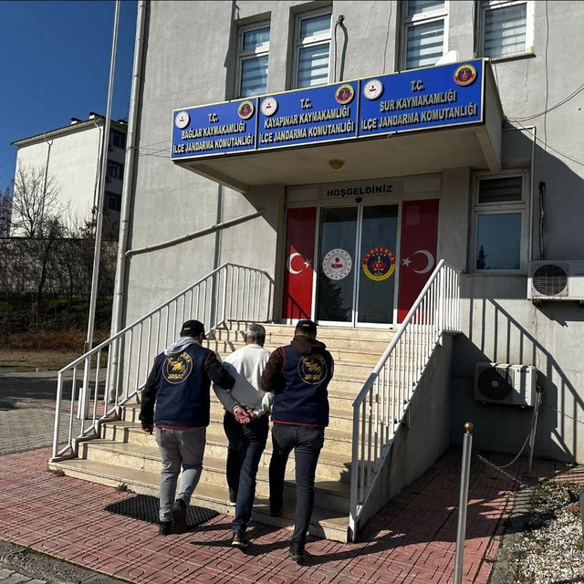 Diyarbakır'da kesinleşmiş hapis cezası bulunan firari hükümlü yakalandı