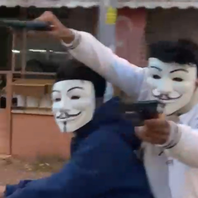 Maske takıp oyuncak tabancayla korku salan şüpheliler; 'Eğlence amaçlı yapt...