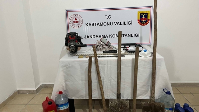 Kastamonu'da kaçak kazı yapan 5 kişi gözaltına alındı
