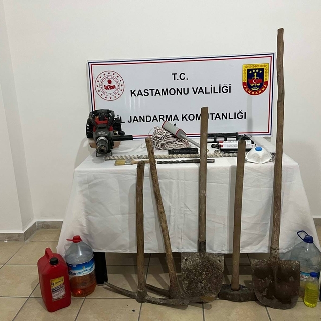Kastamonu'da kaçak kazı yapan 5 kişi gözaltına alındı