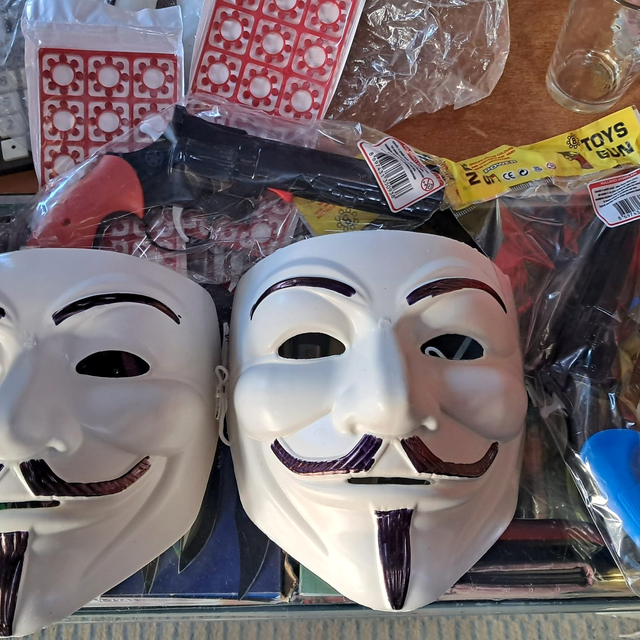 Maske takıp oyuncak tabancayla korku salan şüpheliler; 'Eğlence amaçlı yapt...