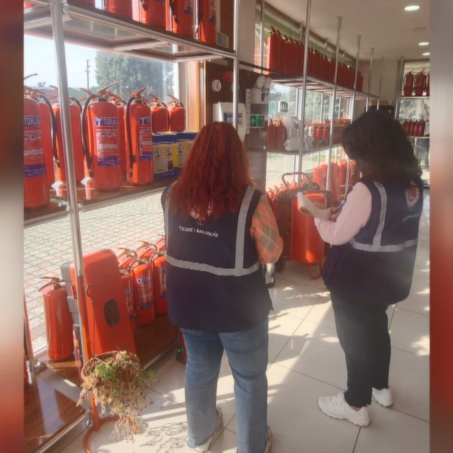 Bursa'da fahiş fiyata yangın tüpü satan 10 iş yeri hakkında işlem yapıldı