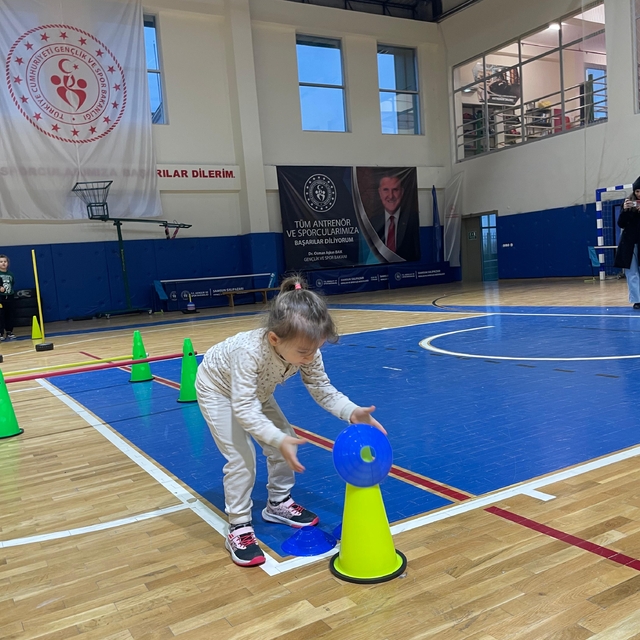 Salıpazarı Belediyesi düzenlediği kurslarla çocukların zihinsel ve fiziksel...