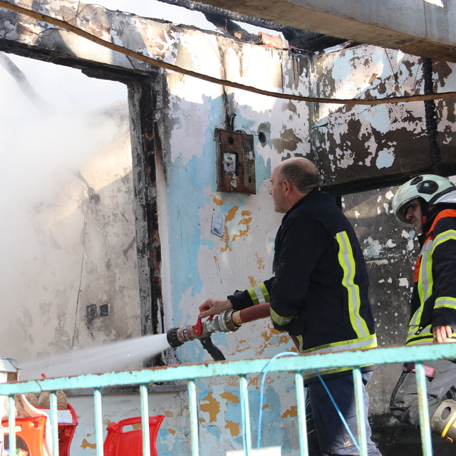 Amasya'da yangın çıkan ev kullanılamaz hale geldi