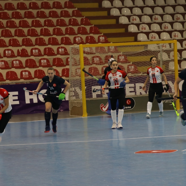 Kadınlar Salon Hokeyi Süper Lig şampiyonu Gaziantep Dorukspor oldu