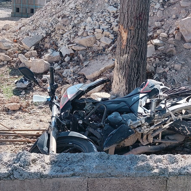 Gaziantep'te ağaca çarpan motosikletteki 2 kişi öldü