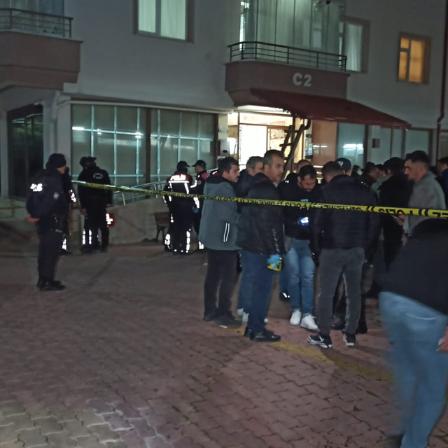 Konya'da aile içi kavga ihbarına giden polis, 4 kişinin cansız bedeniyle ka...