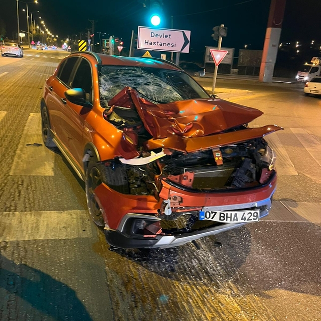 Mersin'de otomobilin çarptığı 2 yaya hayatını kaybetti