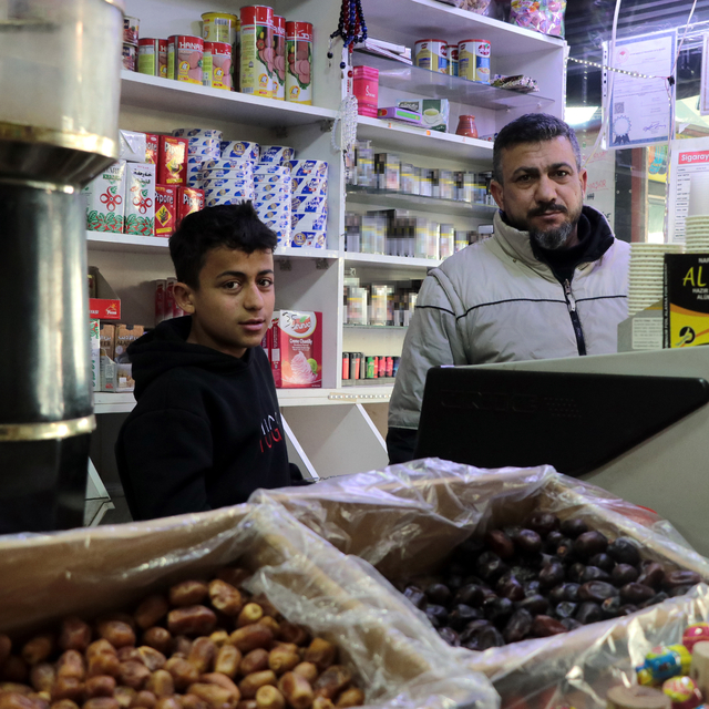 Kayseri'de esnaflık yapan Suriyeli Hüseyin, ülkesine dönüp baba mesleğini s...