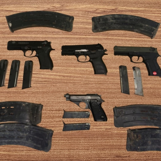 Adana'da 4 ruhsatsız tabanca ele geçirildi