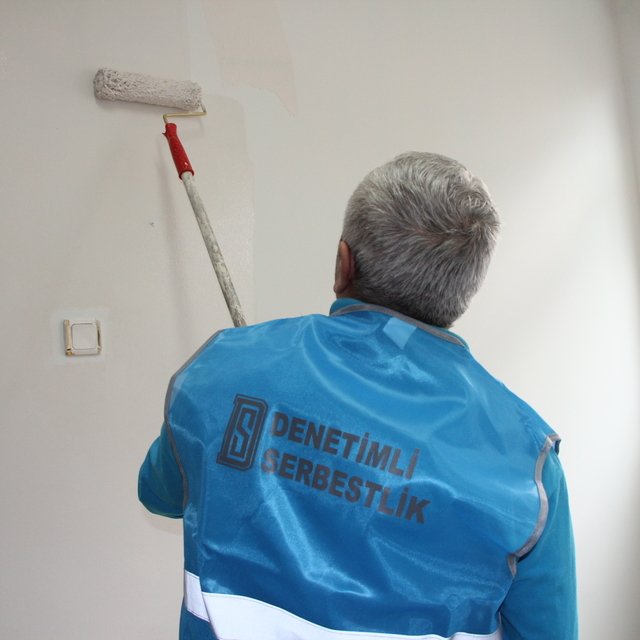 Kocaeli'de denetimli serbestlik hükümlüleri okul boyadı