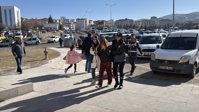 Kartalkaya'daki otel yangınında hayatını kaybedenlerin yakınlarını arayarak rahatsız eden şüpheli adliyede