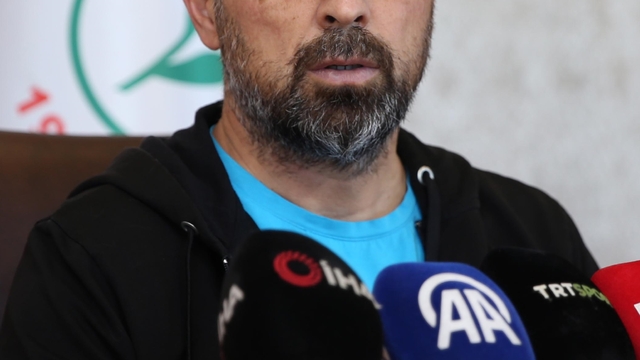 Çaykur Rizespor Teknik Direktörü Palut, Fenerbahçe maçı öncesi değerlendirmede bulundu: