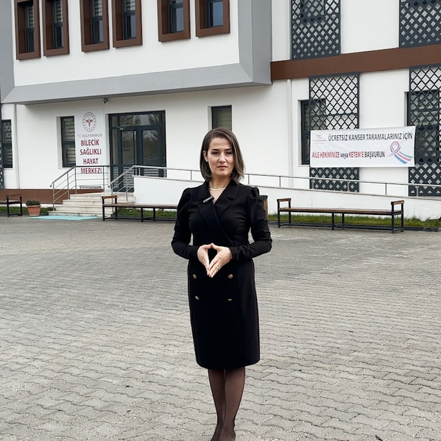 Bilecik'te kadın yöneticiler "rahim ağzı kanseri farkındalığı" için kamera...