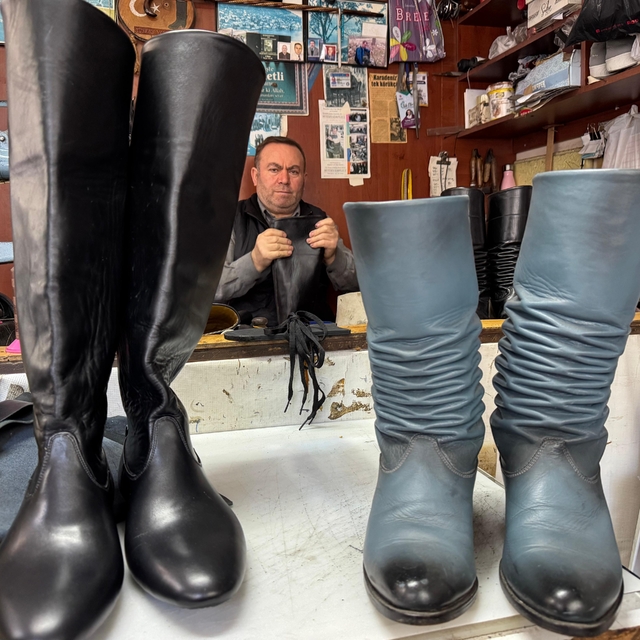 'Geleneksel El Sanatçısı' unvanlı körüklü çizme ustası çırak bulamıyor