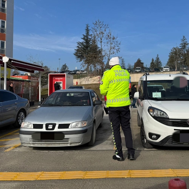 Eskişehir'de polis ekiplerince trafik denetimleri yapıldı