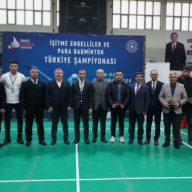 İşitme Engelliler ve Para Badminton Türkiye Şampiyonası, Çorum'da başladı