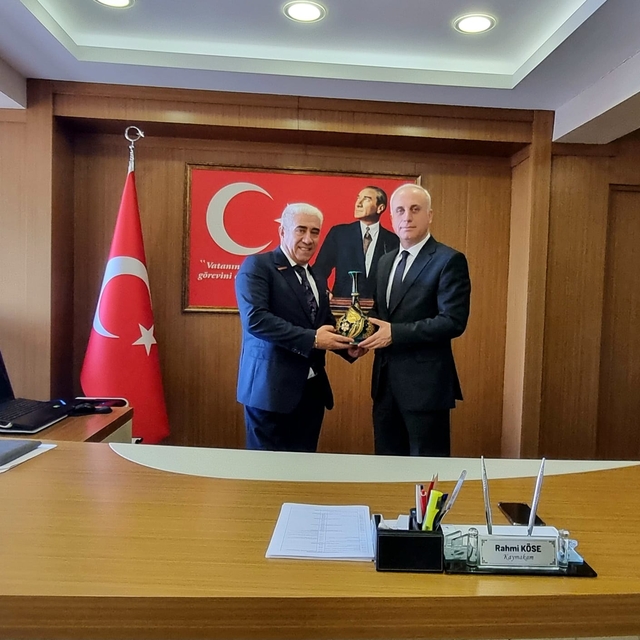 Antalya'daki Çorumlu iş insanları, Konyaaltı Kaymakamı Köse'yi ziyaret etti