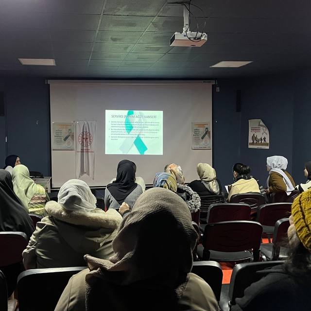 Bulanık'ta "rahim ağzı kanseri" ile ilgili eğitim verildi