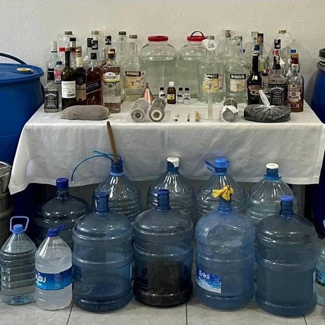 Muğla'da kaçak alkol sattıkları iddiasıyla 4 şüpheli yakalandı