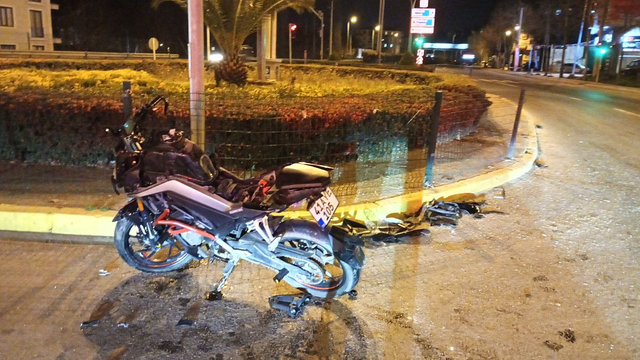 Kocaeli'de motosiklet ve otomobilin çarpıştığı kazada 3 kişi yaralandı